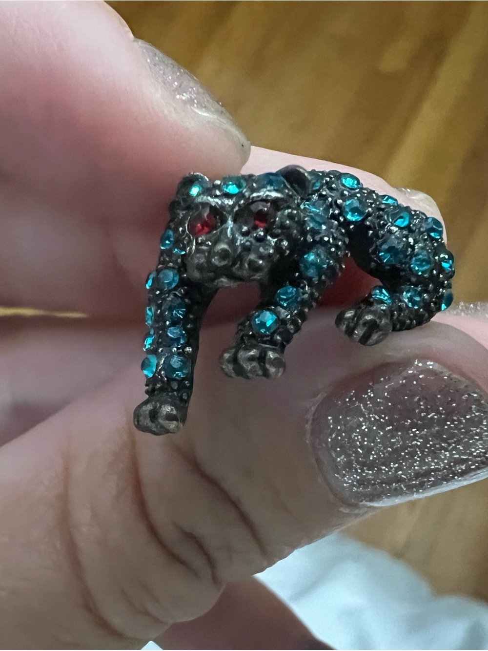 Vintage Clip-on Earrings and Ring - Picture 6 of 10